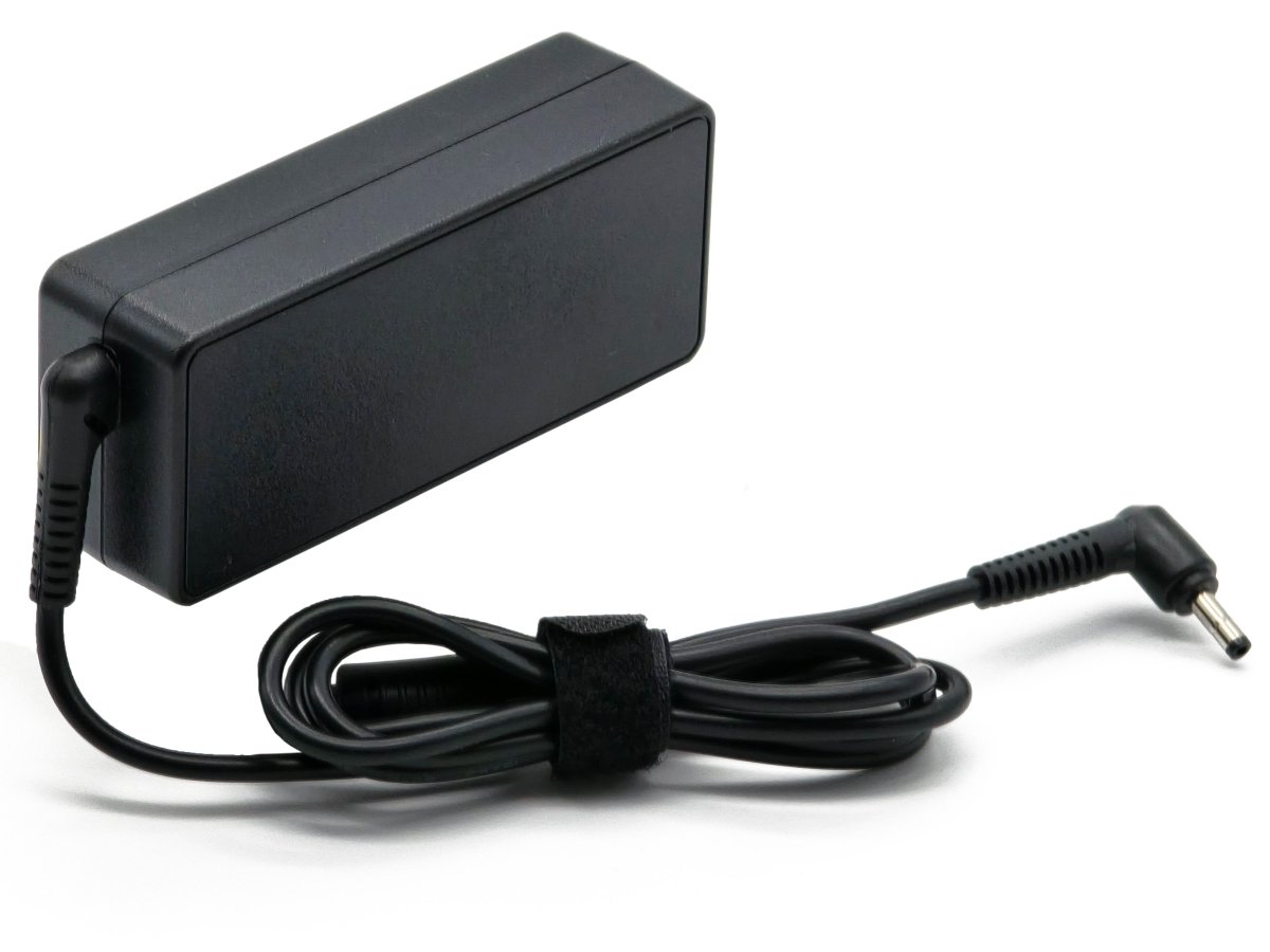 CARGADOR LAPTOP LENOVO 20V 3.25A P. DELGADA (4.0*1.7) en HILAX.PE — Camaná, Arequipa